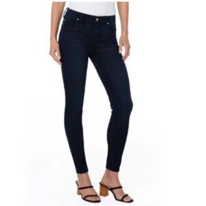 Liverpool Straight leg Jean Sz10 w/torn pocket (see photos)